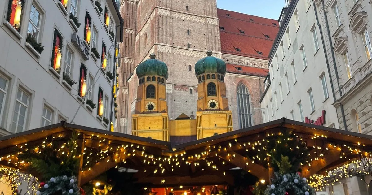 Munich Premium Christmas Market Hopping with Sightseeing Tour