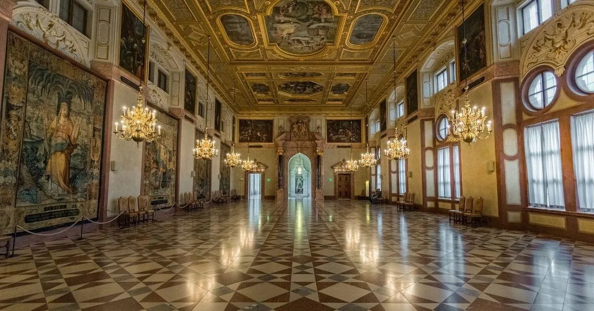 Private Historian-Led Munich Residenz & Treasury Tour
